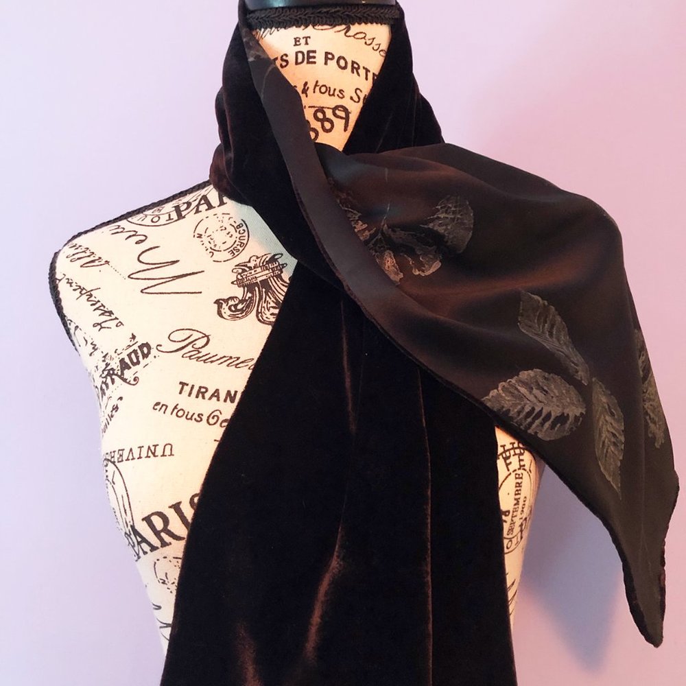 Black Velvet Reversible Scarf NWOT - Picture 3 of 3